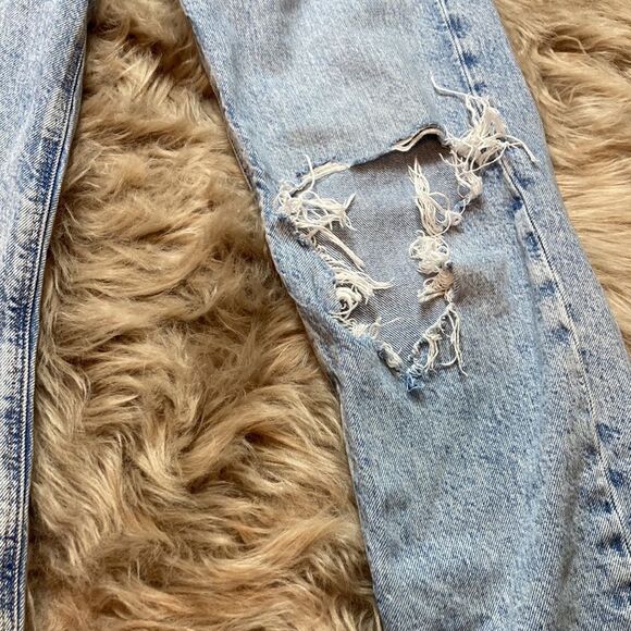 American Eagle Mom Ripped Strait Leg Jean distressed Cotton Light-wash High-rise - Picture 5 of 13